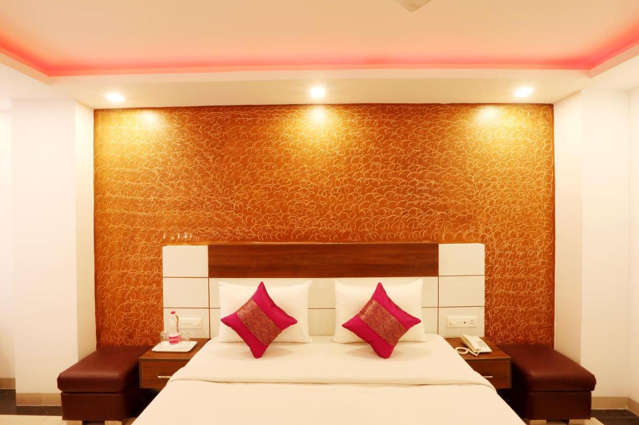 Hotel Airport Star New Delhi Buitenkant foto